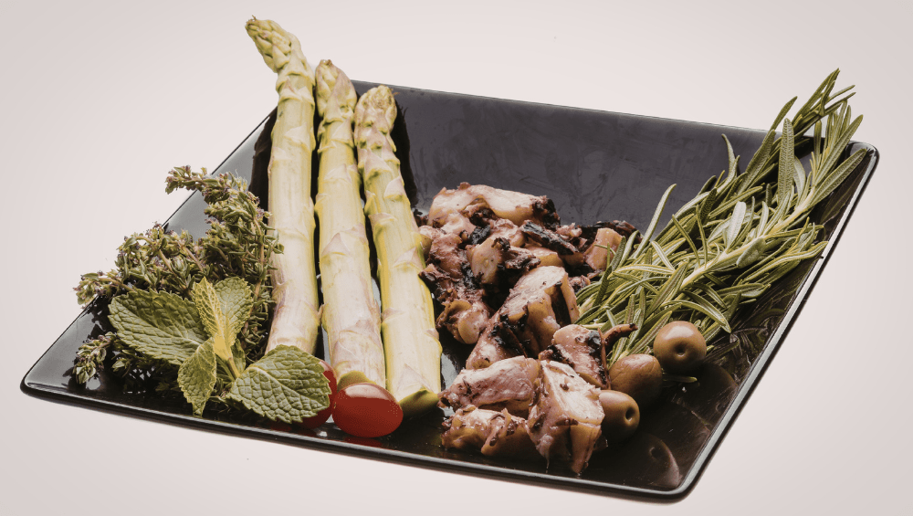 Espargos e Cogumelos Salteados com Aroma de Alho e Limão